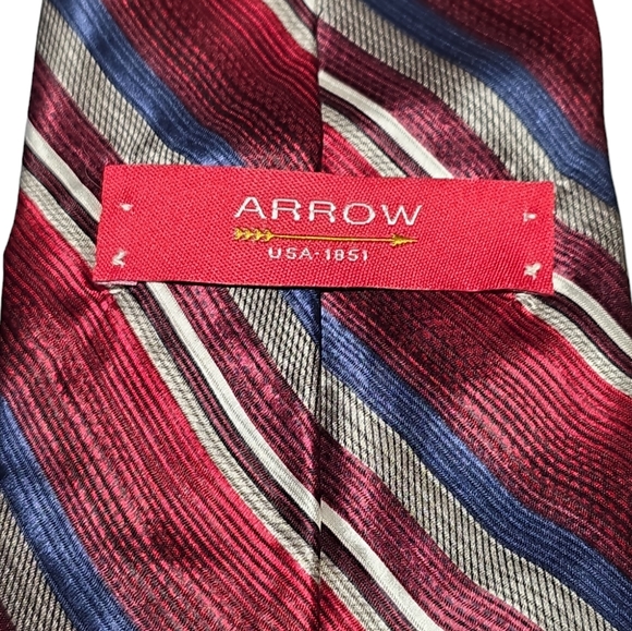 Red Blue and Grey Arrow  Necktie - Picture 2 of 3